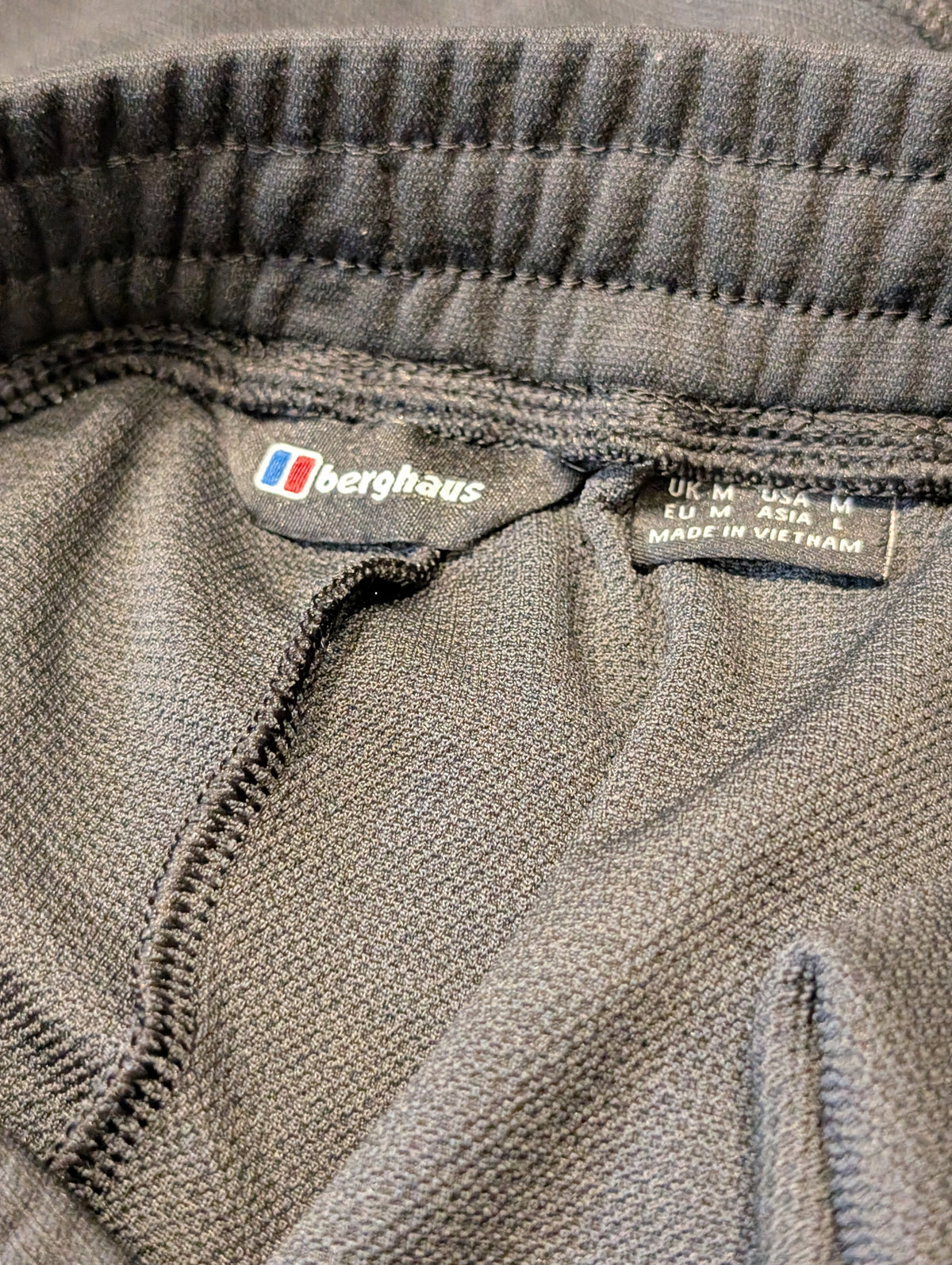Mens Berghaus Size Medium Black Shorts