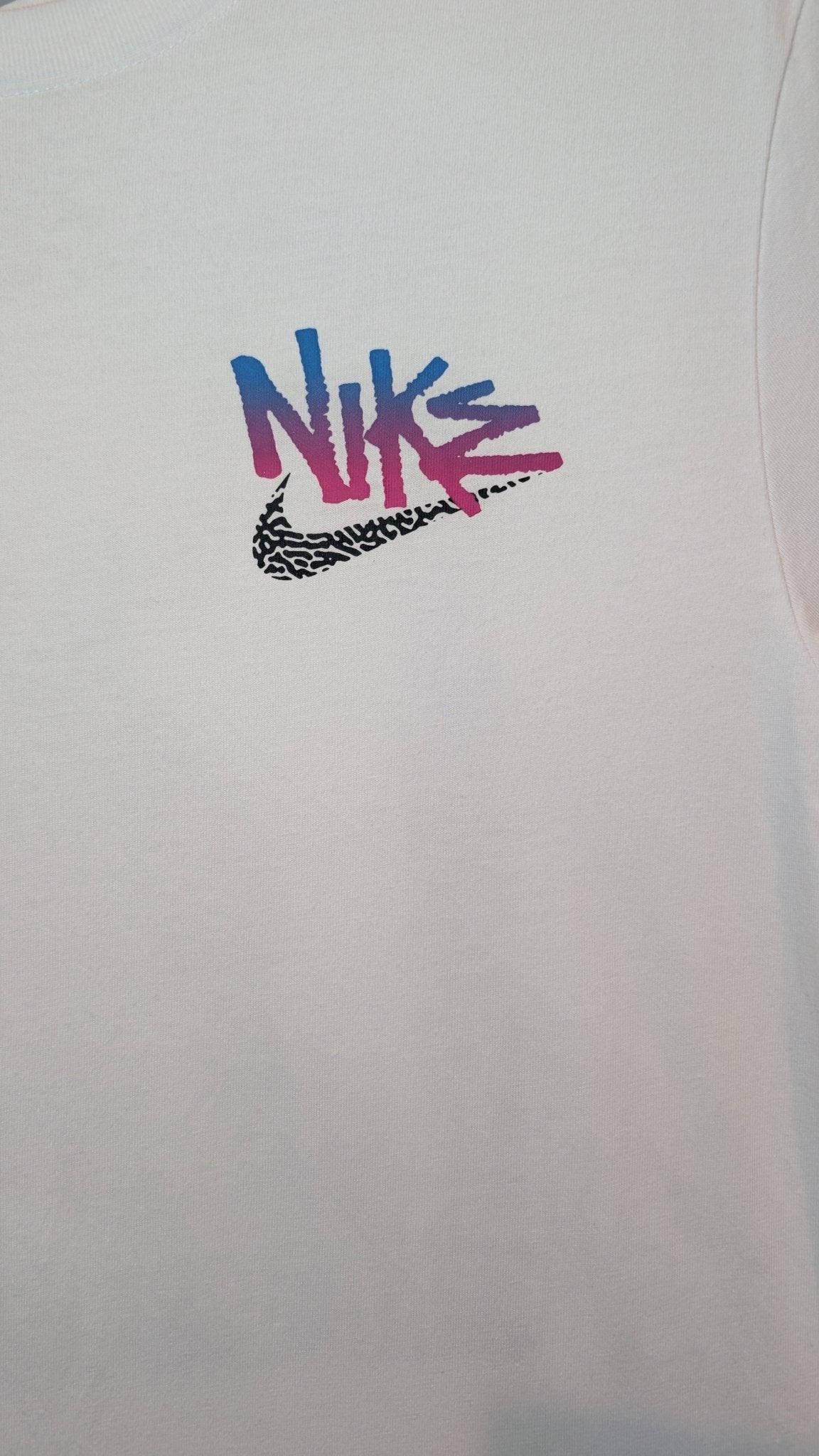 Nike 90's Turtle back print t-shirt White - REWEAR CLUB