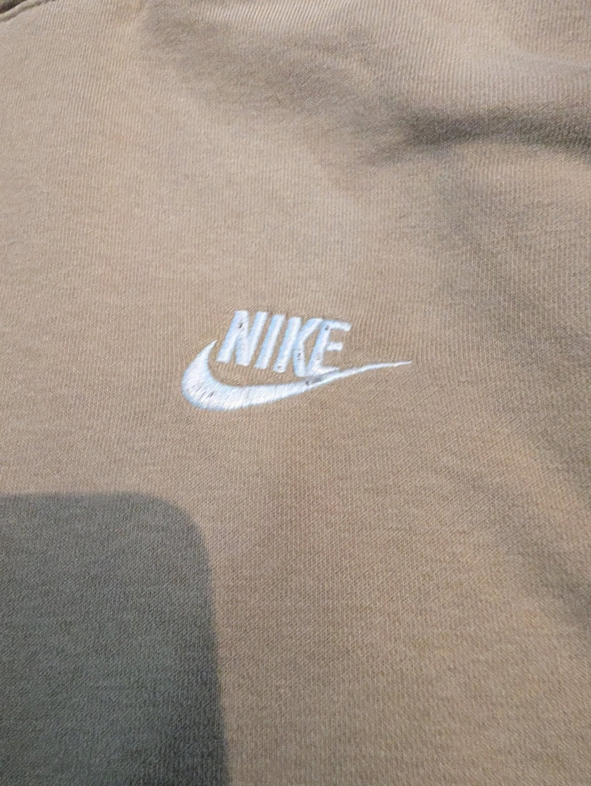 Nike Beige Jumper - Mens M - REWEAR CLUB