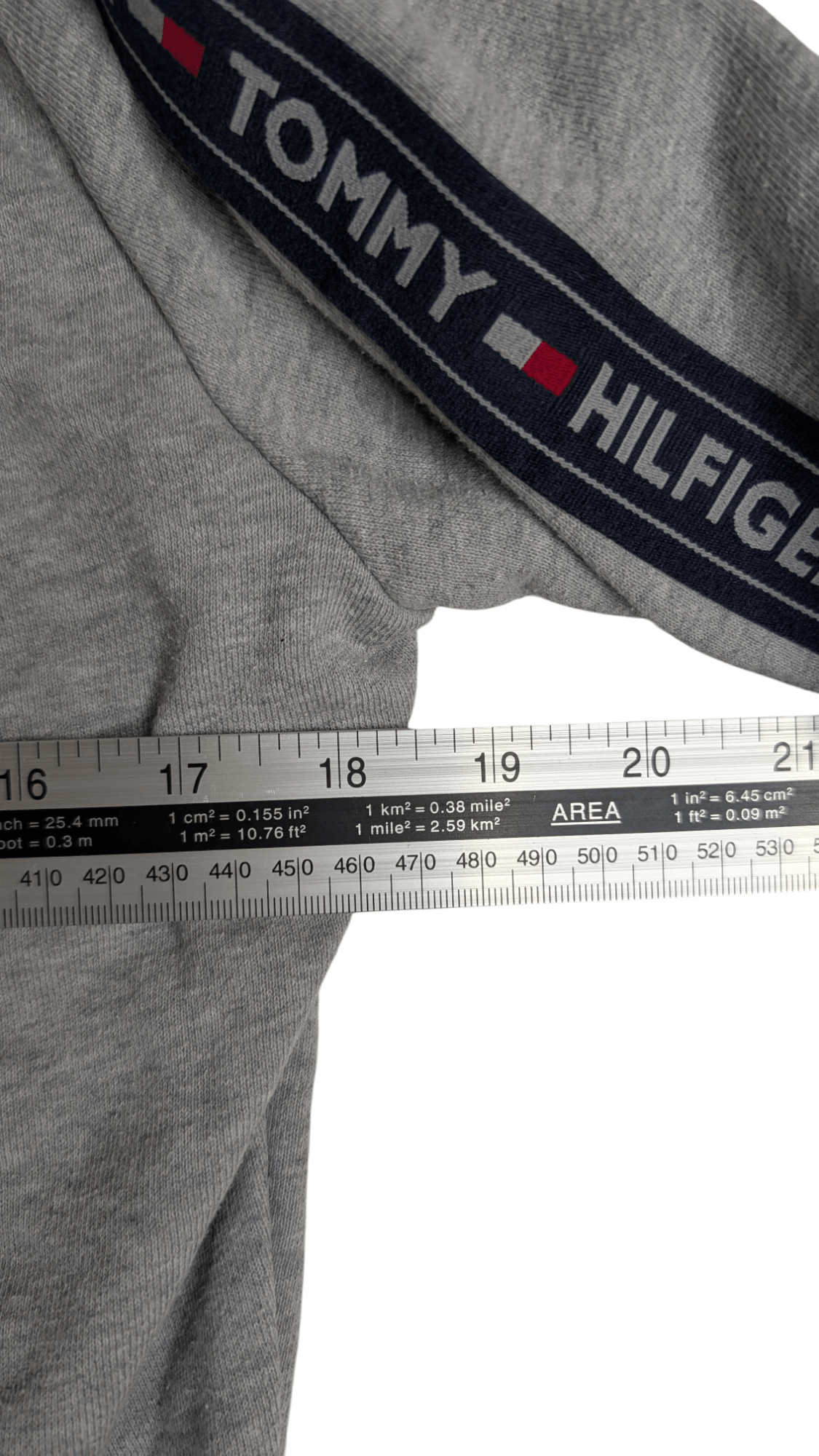 Tommy Hilfiger Men's Logo Taper Sleeve Jacket Size Small - REWEAR CLUB